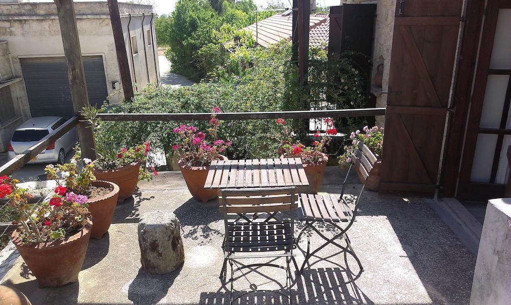 Michalis Anoyia Traditional Stonehouse Kathikas Bilik gambar